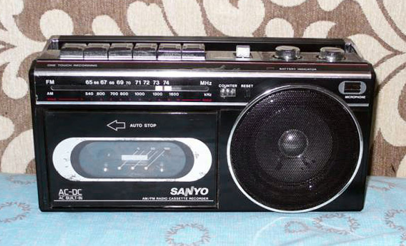 Файл:Sanyo m2670f.jpg