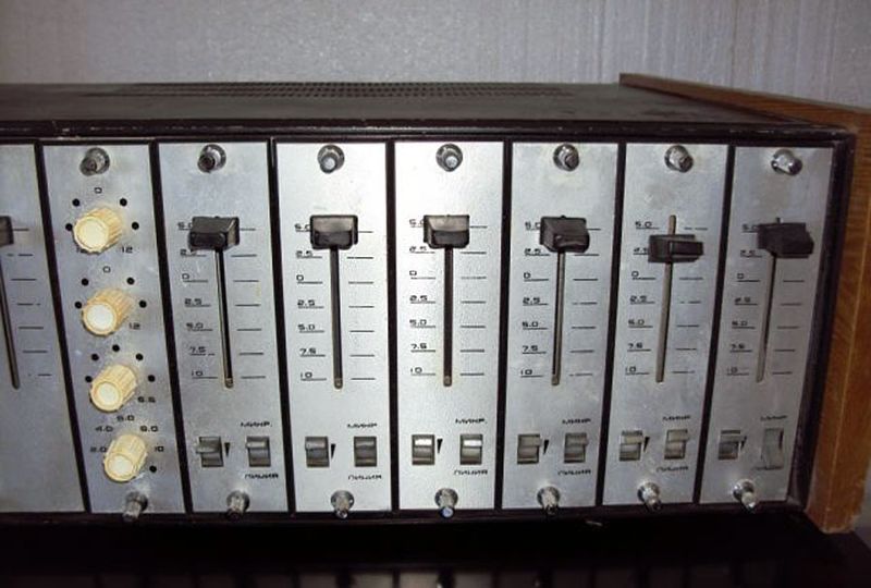 Файл:Elektronika100 2.jpg