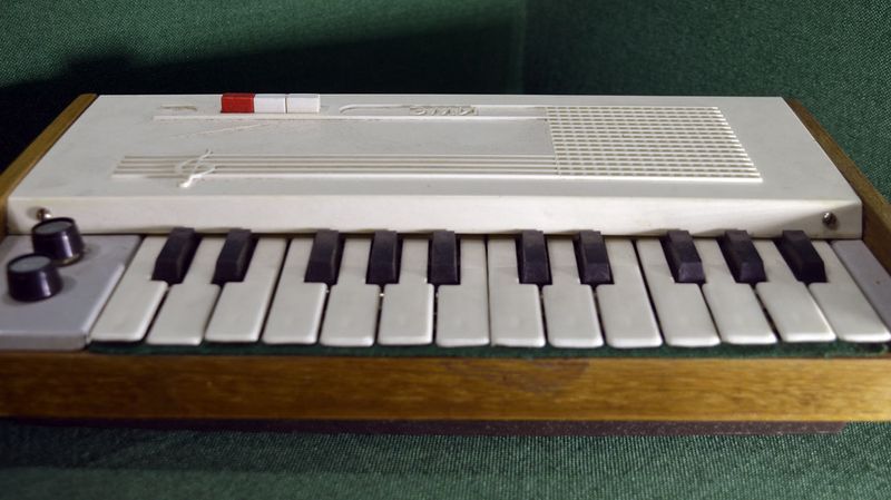 Файл:Emi3.jpg