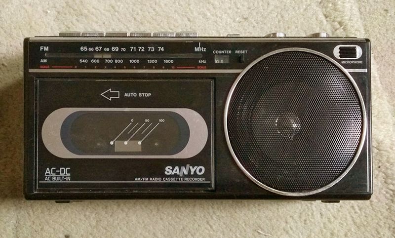 Файл:Sanyo m2670f 2.jpg