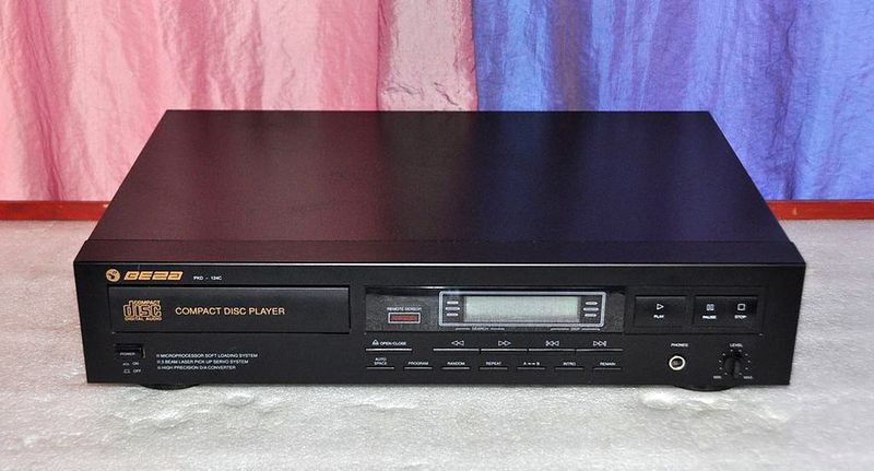 Файл:Wega sk124s4.jpg